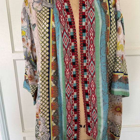 JONNY WAS silk REVERSIBLE kimono, butterflies, floral. Beading on trim - Picture 4 of 15
